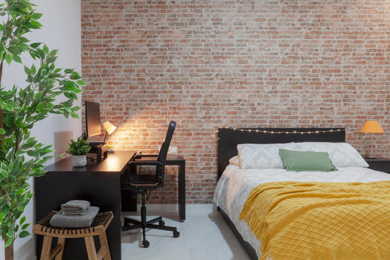Digital Nomad Retreat 2 -Great Location Near Metro Apartment Валенсия Екстериор снимка