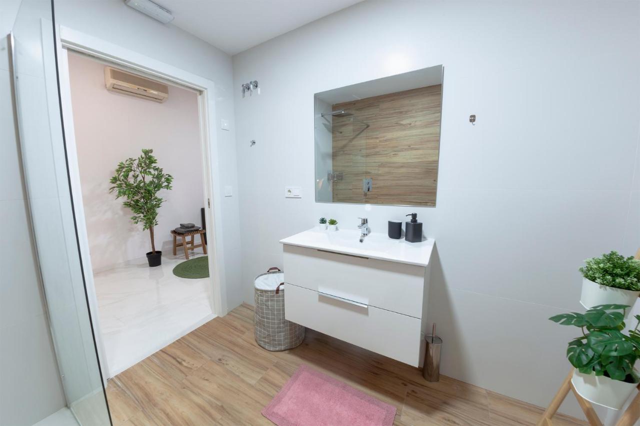Digital Nomad Retreat 2 -Great Location Near Metro Apartment Валенсия Екстериор снимка