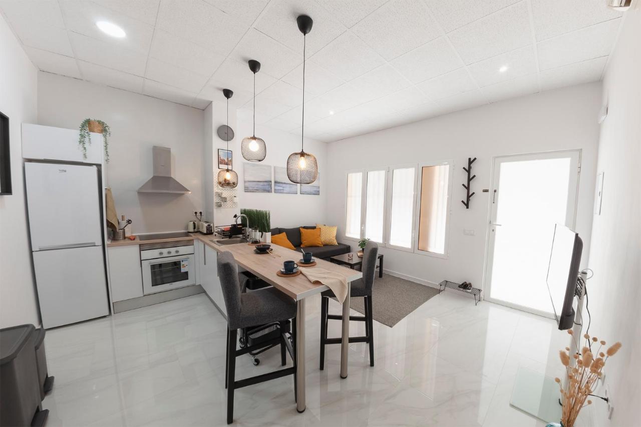 Digital Nomad Retreat 2 -Great Location Near Metro Apartment Валенсия Екстериор снимка